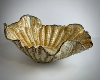 Decorative ceramic bowl "Shell"